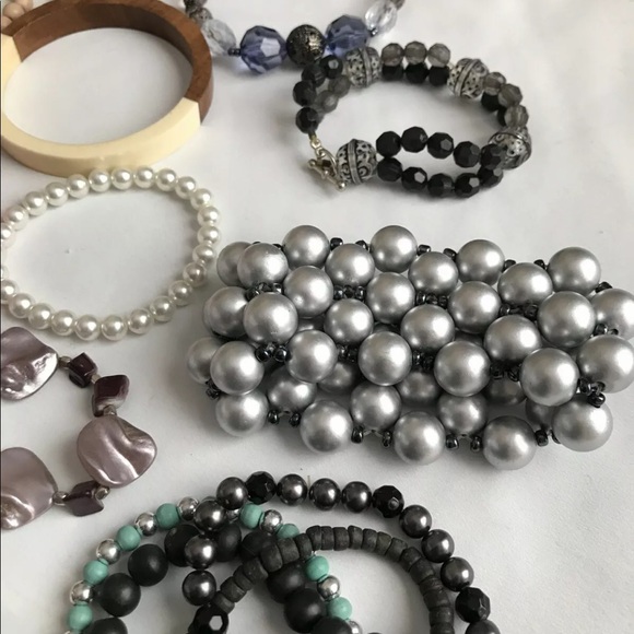 Bracelets Lot Vintage to Modern 24 pcs mixed - Picture 4 of 8